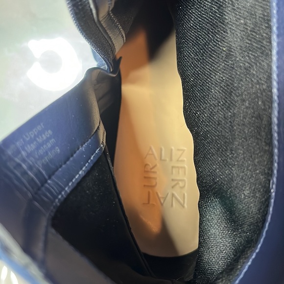 NATURALIZER suede heeled boots - Picture 3 of 3